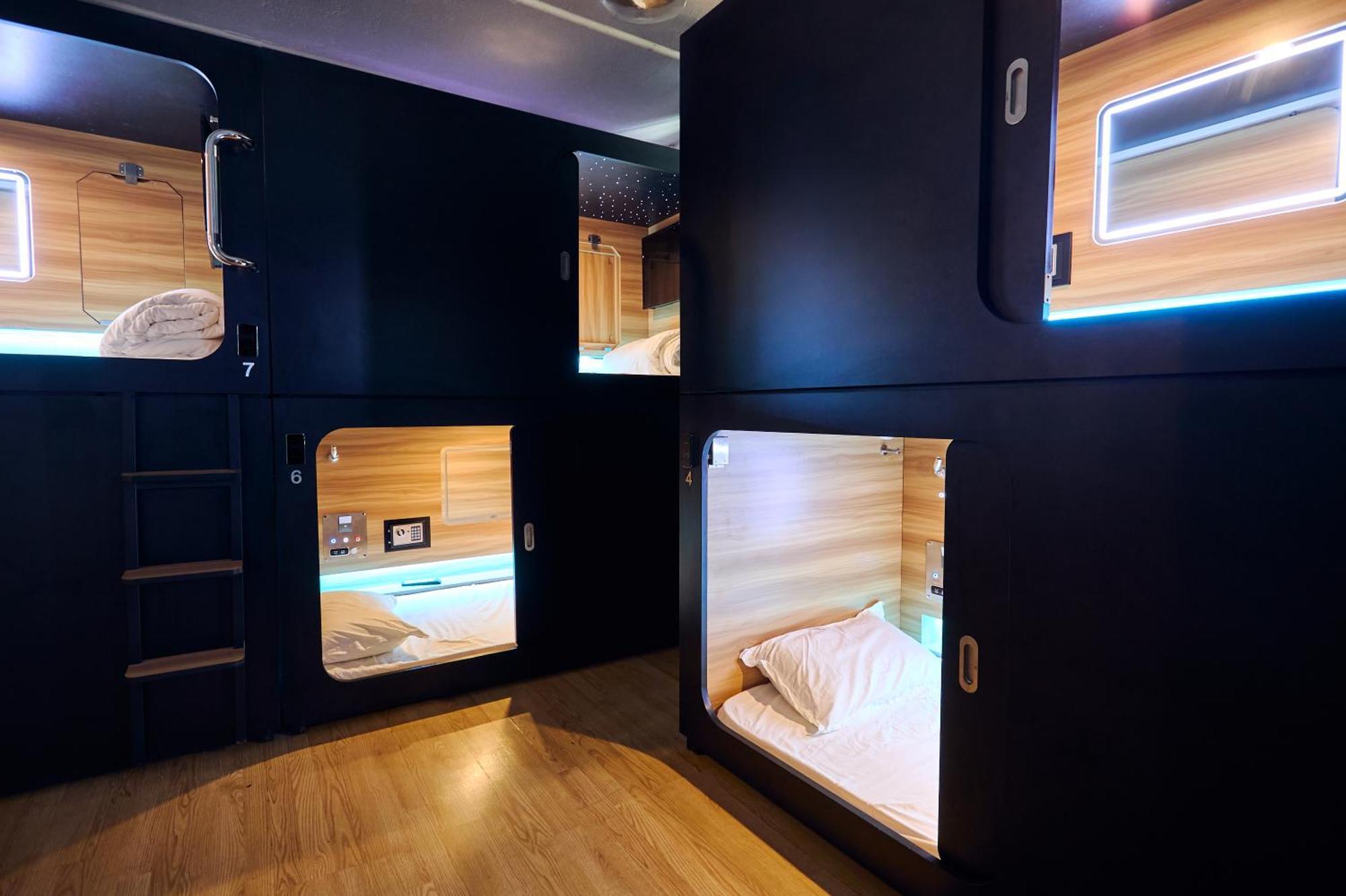 מונטריאול Capsule Hotel מראה חיצוני תמונה